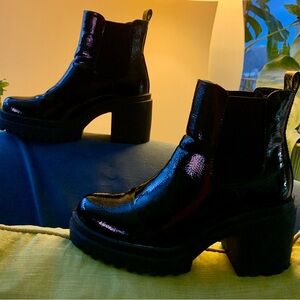 New! Diba Lug Sole Platform Chunky Heel Black Faux Patent Leather Ankle Boots- 6